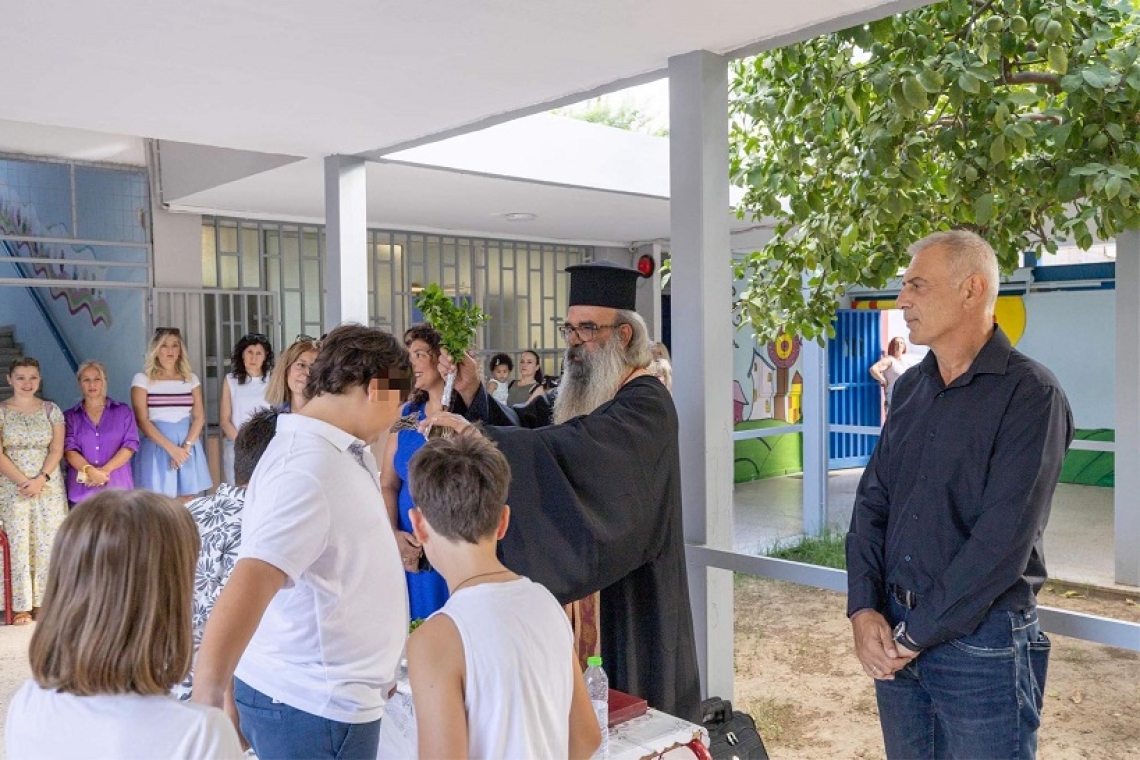 Πειραιά: Πρώτο κουδούνι παρουσία Μώραλη