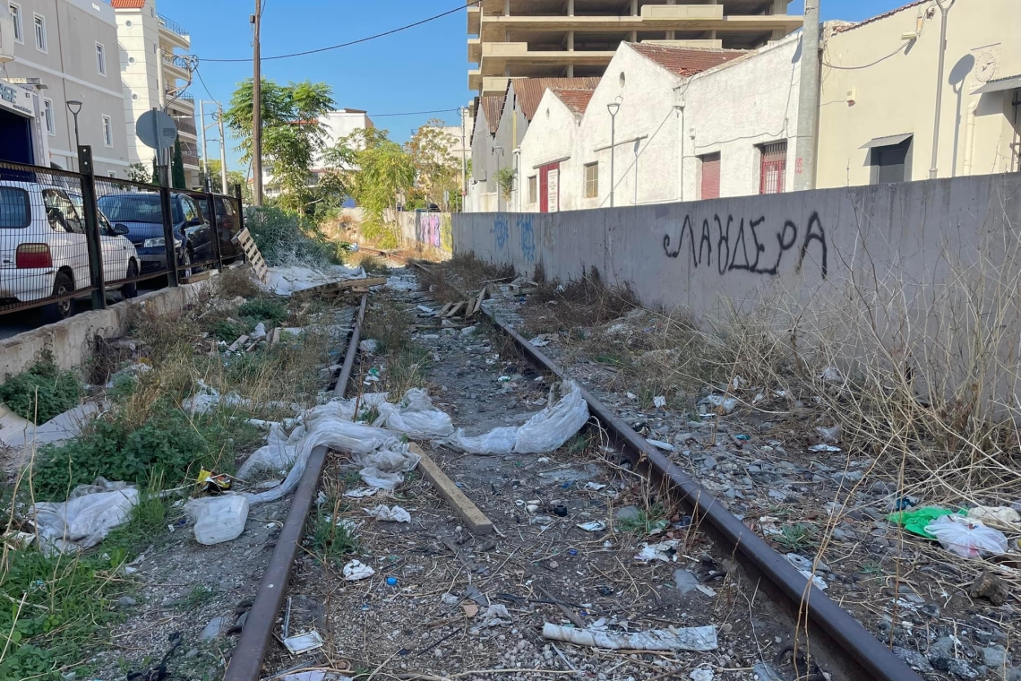 Πειραιάς: Επιστολές σε OΣΕ και Περιφέρεια για τον σκουπιδότοπο στον Αγ. Διονύση