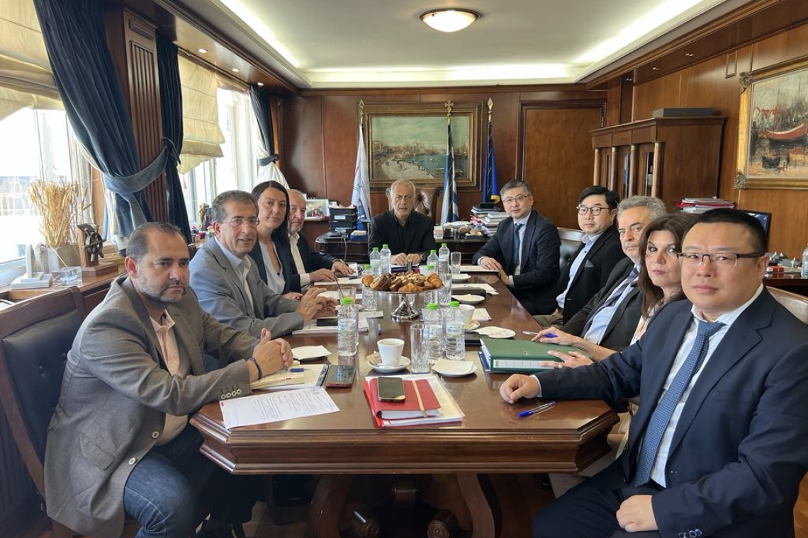 Πειραιάς: Στις αρχές του καλοκαιριού παραδίδεται η πεζογέφυρα στο λιμάνι
