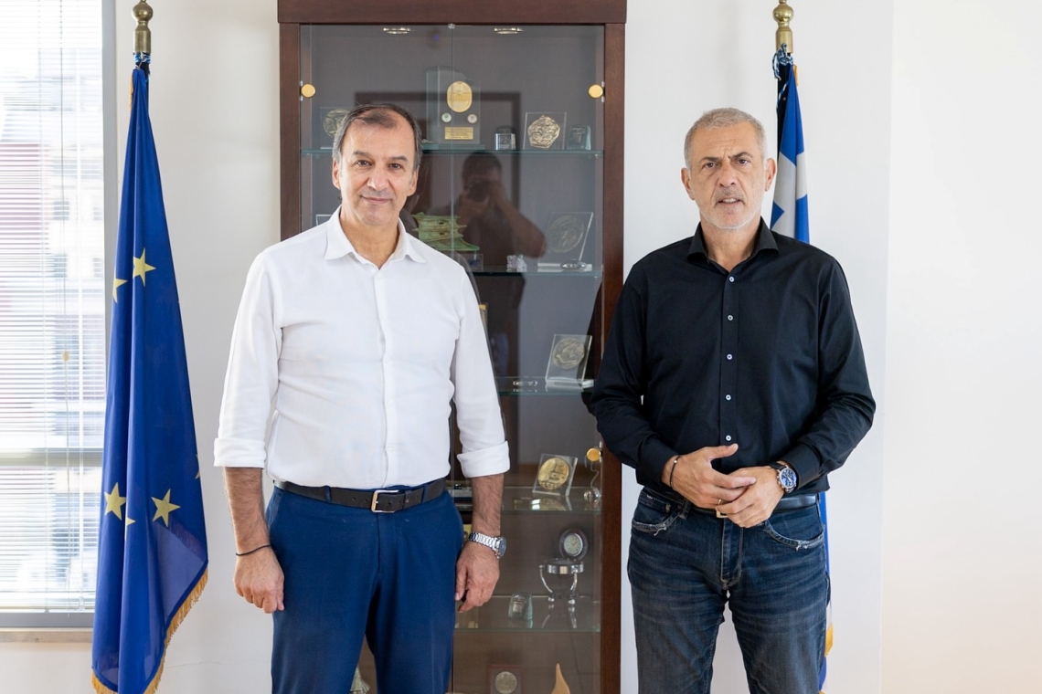 Εθιμοτυπική επίσκεψη Μώραλη στον νέο Αντιπεριφερειάρχη Πειραιά, Σταύρο Βοϊδονικόλα