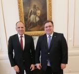 Συνάντηση του Προέδρου της ΚΕΕΕ Γιάννη Βουτσινά με τον Υπουργό Εξωτερικών Γιώργο Γεραπετρίτη
