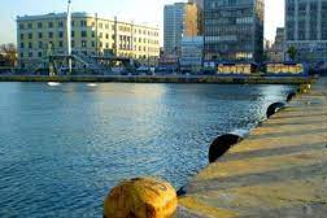 Πειραιάς: Εντοπίστηκε σορός να επιπλέει στο λιμάνι