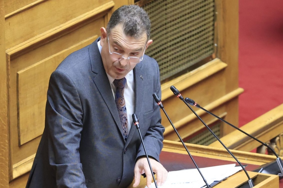 Προσκλητήριο Παπαδόπουλου στους βουλευτές της ΝΙΚΗΣ να στρατευτούν μαζί του