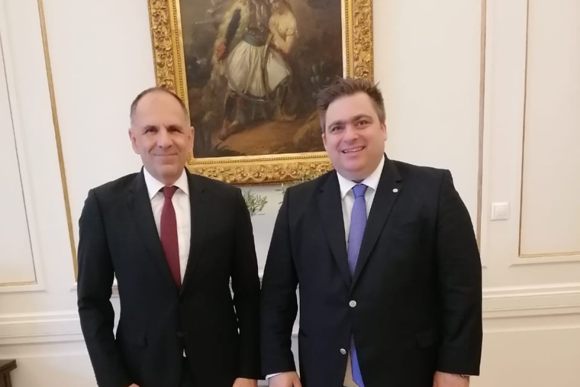 Συνάντηση του Προέδρου της ΚΕΕΕ Γιάννη Βουτσινά με τον Υπουργό Εξωτερικών Γιώργο Γεραπετρίτη