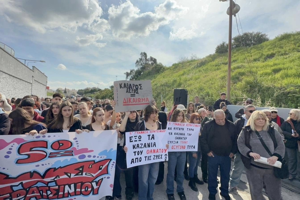 Δραπετσώνα: Συμβολικός αποκλεισμός της περιφερειακής λεωφόρου για την απομάκρυνση της Oil One