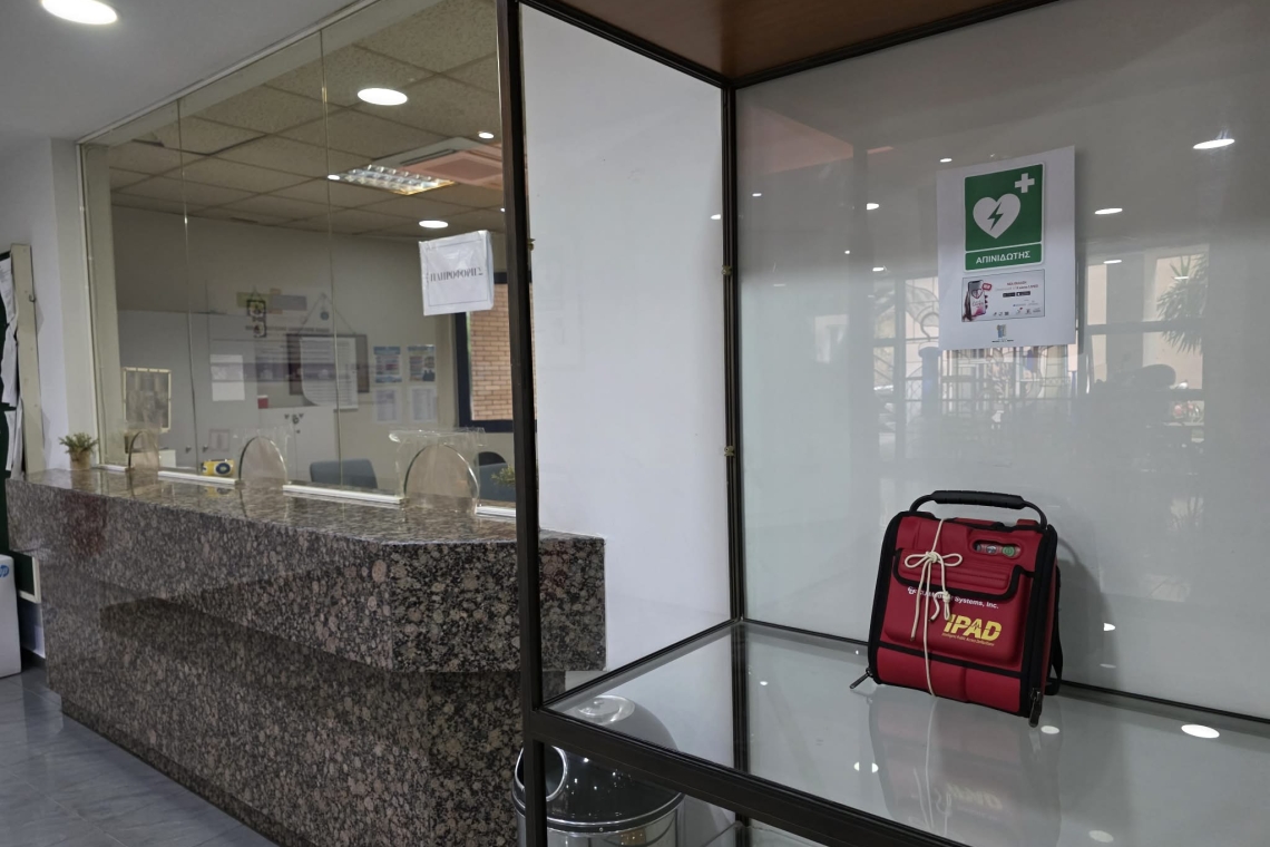 Nίκαια: Απινιδωτής στο Δημαρχείο για άμεση αντιμετώπιση περιστατικών καρδιακής ανακοπής