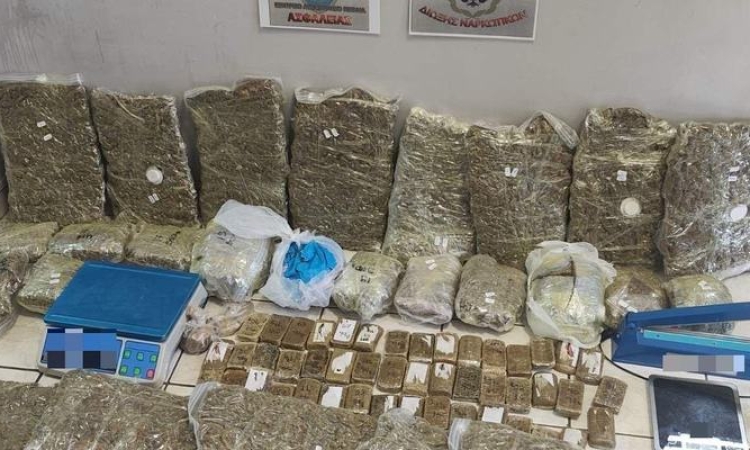 Πειραιάς: Συνελήφθη 47χρονος με 25 κιλά κάνναβη